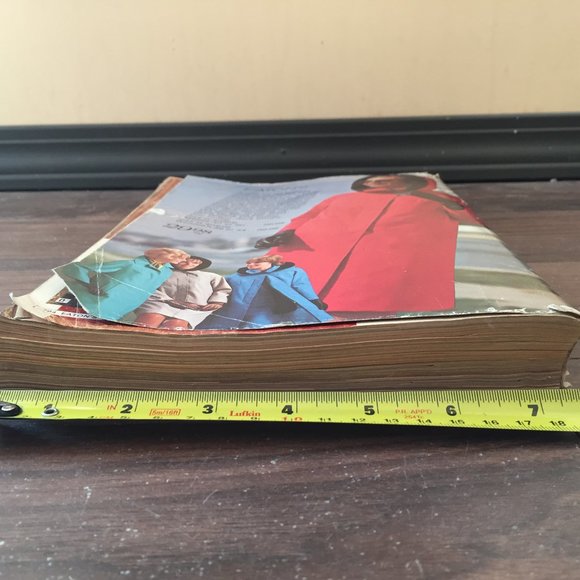 Eaton's Fall and Winter 1969 Catalog Canada *Missing Pages* - Picture 9 of 12